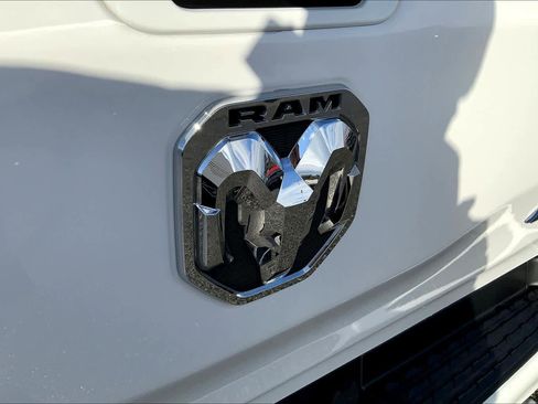 Used 2021 RAM 1500 Laramie w/ Sport Appearance Package image 8