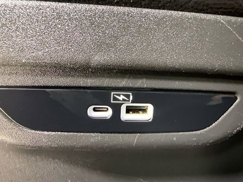 Used 2022 Chrysler Pacifica Touring-L image 33