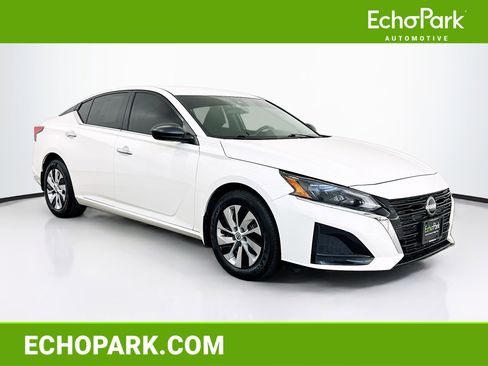 Used 2024 Nissan Altima 2.5 S image 1