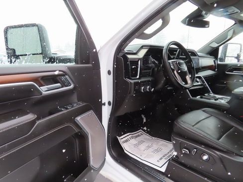 Used 2024 GMC Sierra 2500 Denali image 18