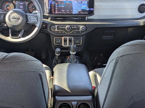 Used 2024 Jeep Wrangler Sport S image 15