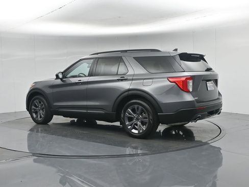 Used 2023 Ford Explorer XLT w/ Equipment Group 202A RWD image 7