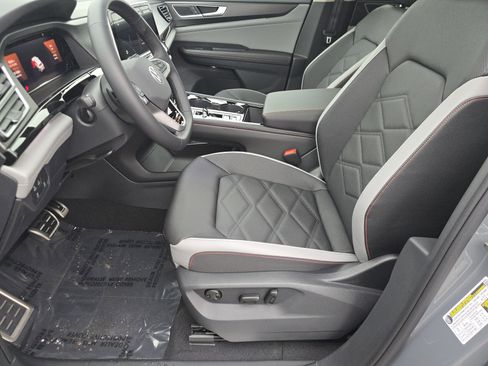 New 2026 Volkswagen Atlas Peak Edition image 18