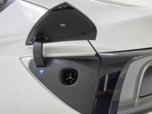 Used 2026 Tesla Model Y AWD image 14