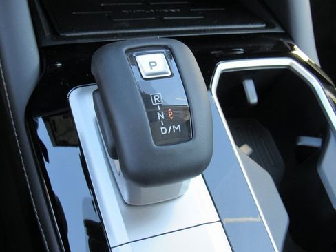 New 2025 Mitsubishi Outlander SE image 18