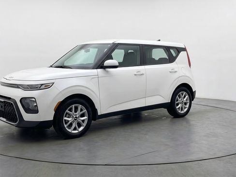 Used 2025 Kia Soul LX w/ LX Technology Package FWD image 3