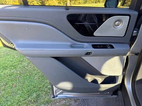 Used 2020 Lincoln Aviator Reserve w/ Equipment Group 202A image 27