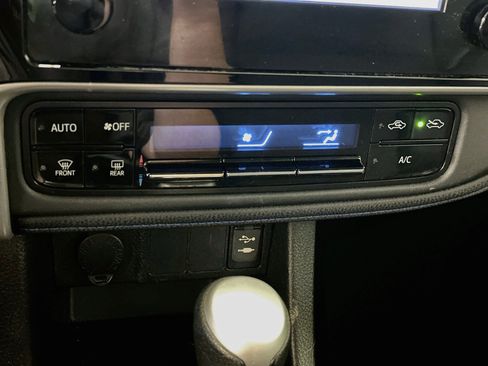 Used 2017 Toyota Corolla SE FWD image 23