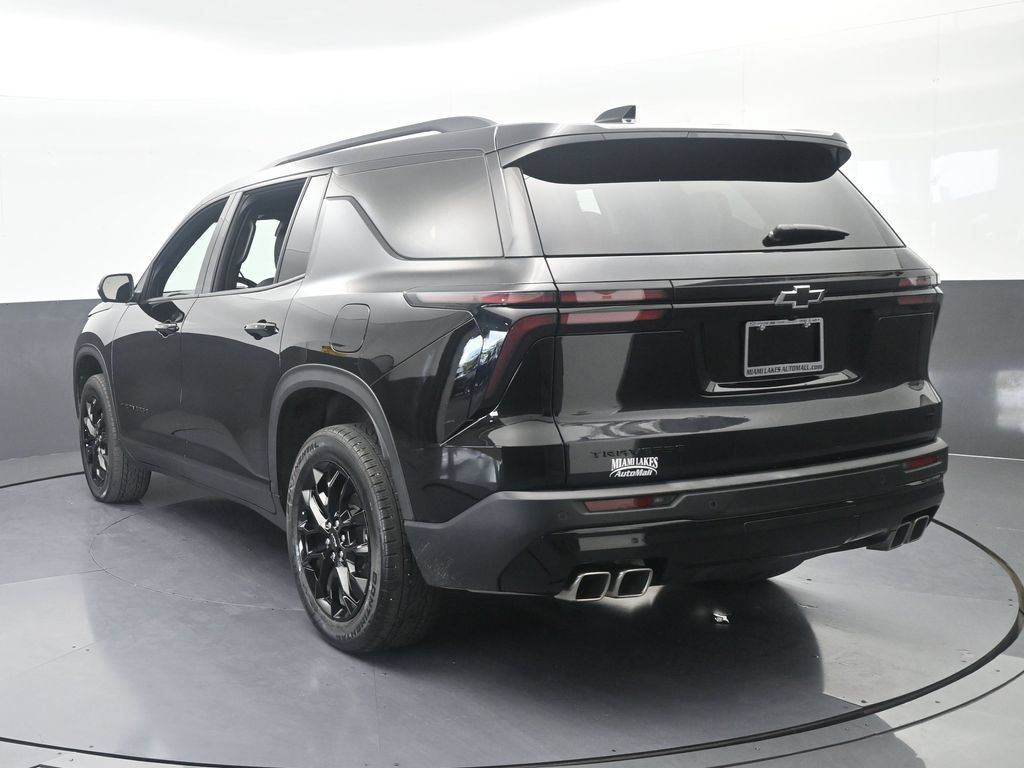 Used 2024 Chevrolet Traverse LT w/ Midnight/Sport Edition FWD image 4