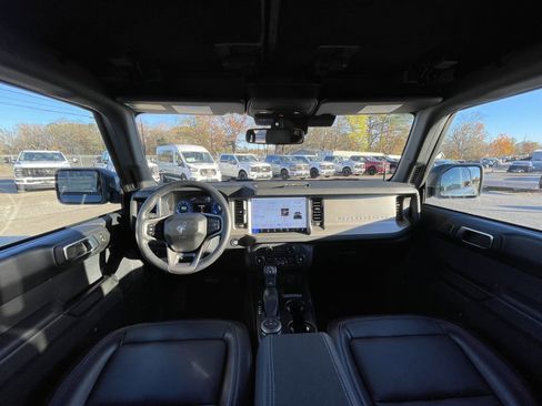 Used 2025 Ford Bronco Outer Banks image 33