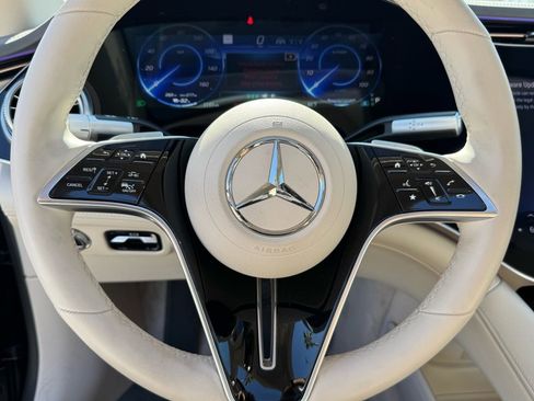 Certified 2023 Mercedes-Benz EQS 580 4MATIC Sedan image 24