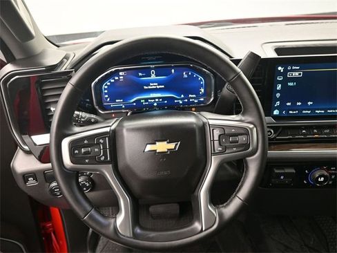Used 2025 Chevrolet Silverado 1500 LT image 13