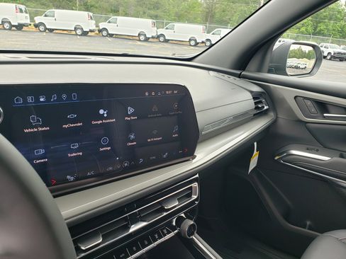 New 2026 Chevrolet Traverse LT w/ Midnight/Sport Edition FWD image 24