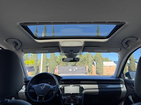 Used 2020 Volkswagen Passat 2.0T R-Line image 16