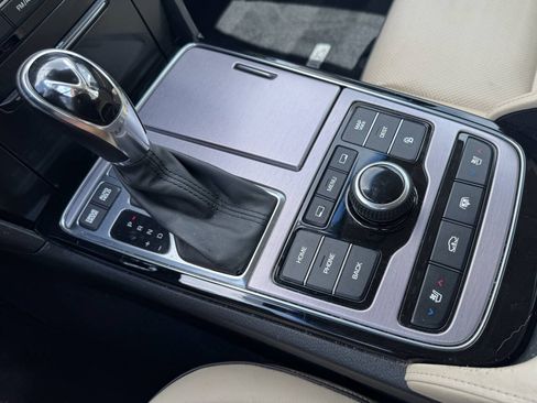 Used 2016 Hyundai Equus Signature RWD image 14
