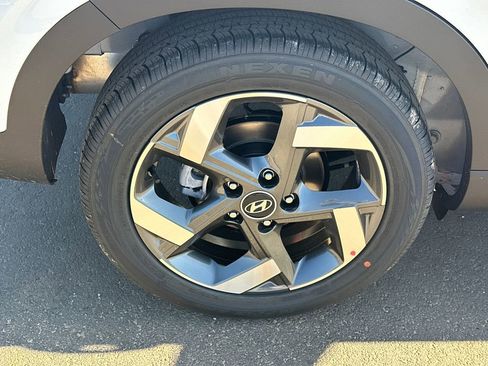 New 2026 Hyundai Venue SEL FWD image 18