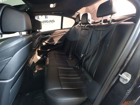 Used 2019 BMW M550i xDrive M550i xDrive Sedan 4D image 31