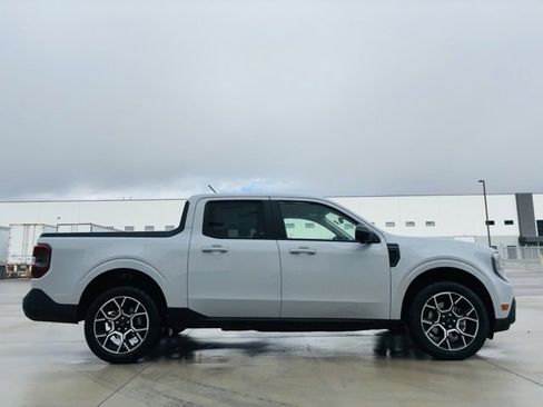 New 2026 Ford Maverick Lariat image 7