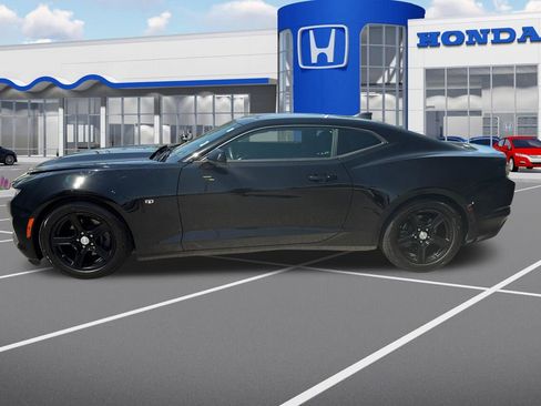 Used 2022 Chevrolet Camaro LT RWD image 5