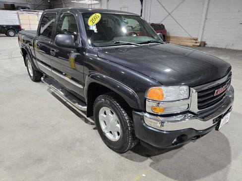 Used 2005 GMC Sierra 1500 SLE w/ Off-Road Package image 21