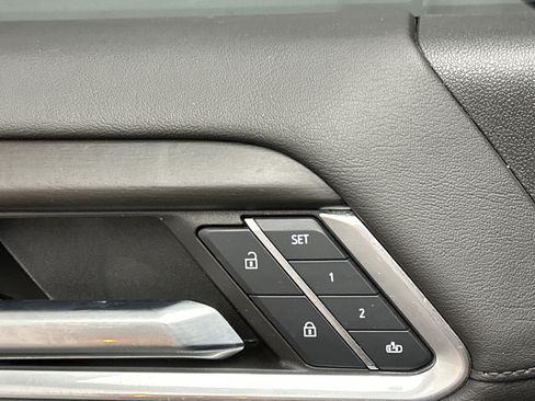 Used 2024 GMC Sierra 3500 Denali w/ Technology Package image 46