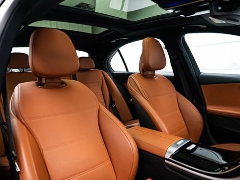 Used 2025 Mercedes-Benz C 300 4MATIC Sedan image 14