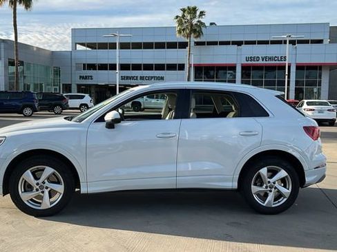 Used 2019 Audi Q3 2.0T Premium Plus image 3