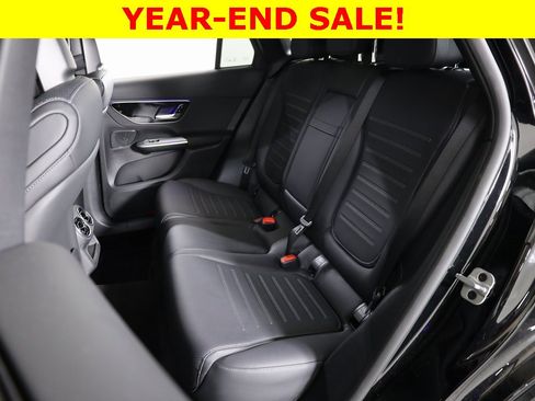 Used 2025 Mercedes-Benz GLC 300 4MATIC image 36