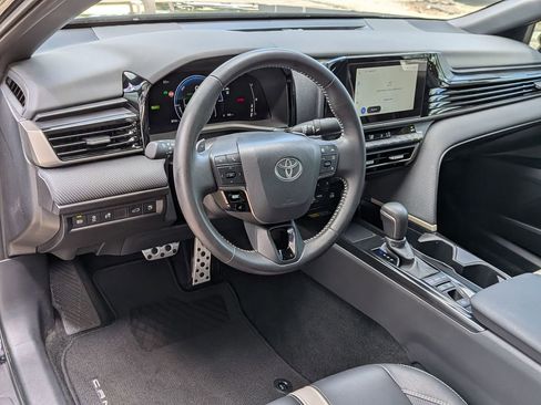 Used 2026 Toyota Camry SE image 9