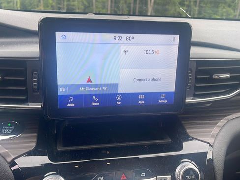 Used 2021 Ford Explorer Limited w/ Equipment Group 301A RWD image 15