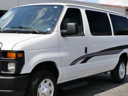 Used 2014 Ford E-350 and Econoline 350 XL w/ Power Windows & Locks Group RWD image 17