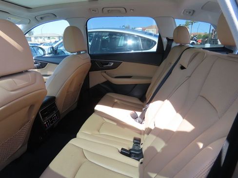 Used 2021 Audi Q7 3.0T Premium Plus AWD/4WD image 11