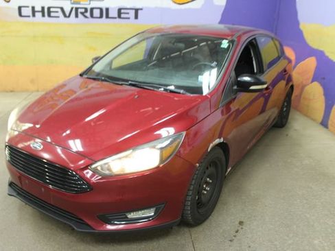 Used 2016 Ford Focus SE w/ Equipment Group 201A FWD image 4