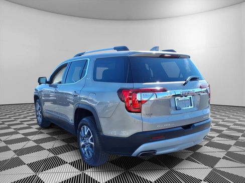 Used 2022 GMC Acadia SLT w/ Preferred Package image 8