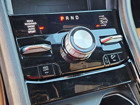 Used 2022 Jeep Grand Cherokee Summit w/ Luxury Tech Group V image 34