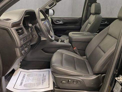 Used 2024 Chevrolet Suburban Z71 w/ Luxury Package AWD/4WD image 19