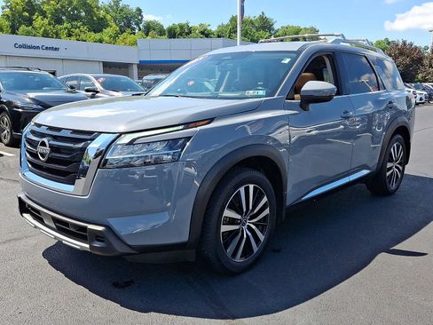 Used 2023 Nissan Pathfinder Platinum AWD/4WD image 3