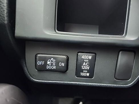 Used 2016 Toyota Tacoma Limited w/ Towing Package AWD/4WD image 10