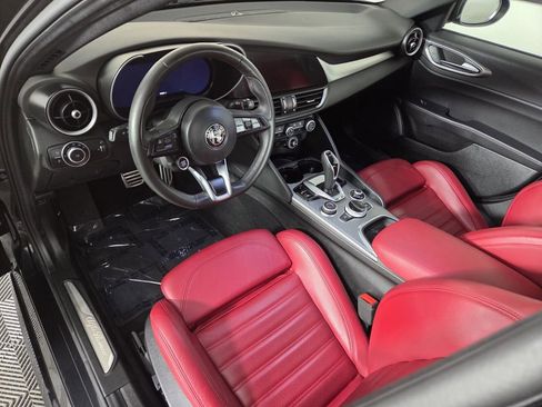 Used 2024 Alfa Romeo Giulia Ti w/ Performance Driving Package image 13
