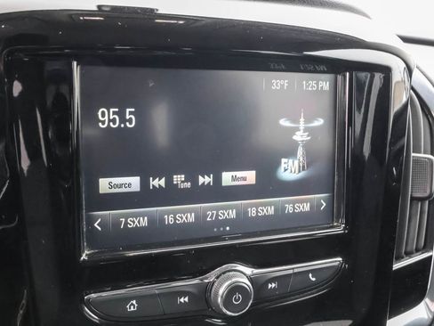 Used 2018 Chevrolet Traverse LT image 22