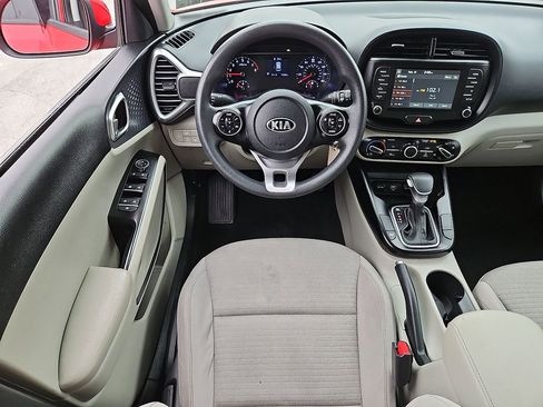 Certified 2020 Kia Soul S image 11