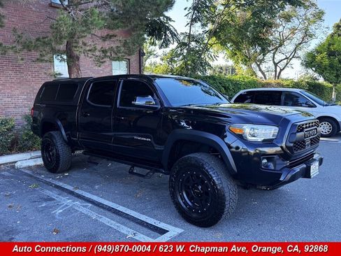 Used 2018 Toyota Tacoma TRD Off-Road AWD/4WD image 1
