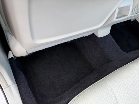 Used 2010 Subaru Legacy 2.5i Premium image 11