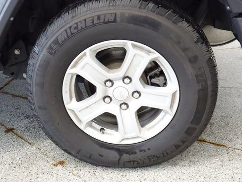 Used 2022 Jeep Wrangler Unlimited Sport AWD/4WD image 13