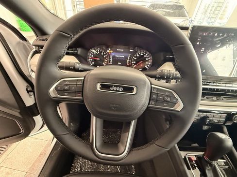 New 2026 Jeep Compass Limited image 12