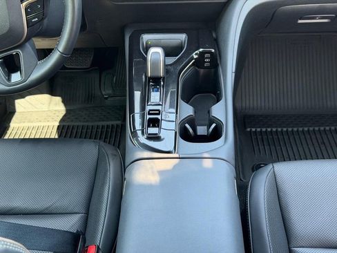 Used 2025 Toyota Crown Signia AWD/4WD image 16