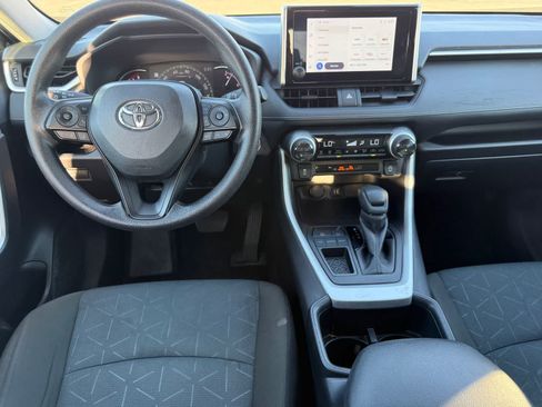 Used 2025 Toyota RAV4 XLE FWD image 11