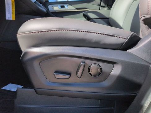 New 2026 Ford Explorer Active w/ Active Comfort Package image 23