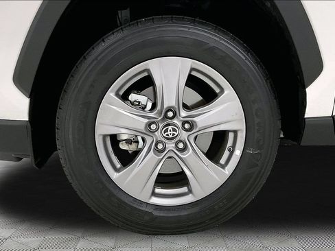 Used 2024 Toyota RAV4 LE AWD/4WD image 23