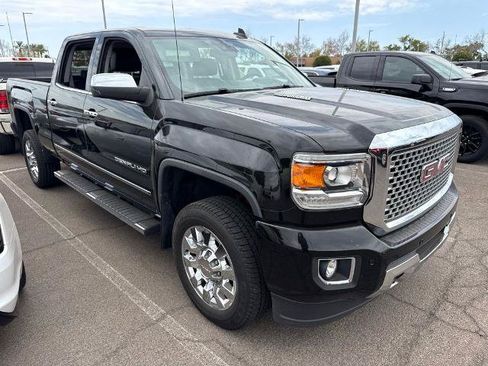 Used 2015 GMC Sierra 2500 Denali w/ Duramax Plus Package AWD/4WD image 1